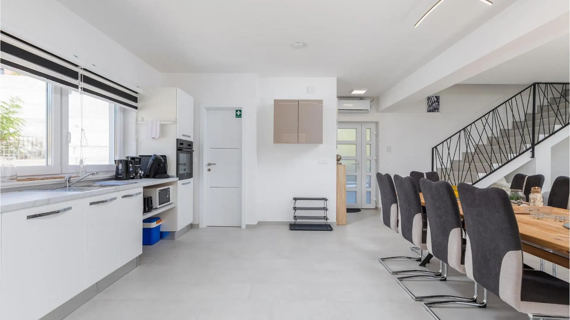 4 Bedroom Beautiful Home In Juršići 0*,  Hırvatistan